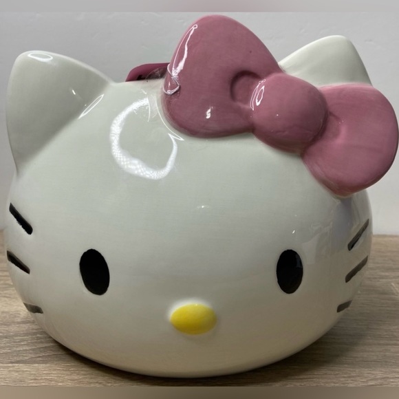 Hello Kitty planter - Picture 4 of 7